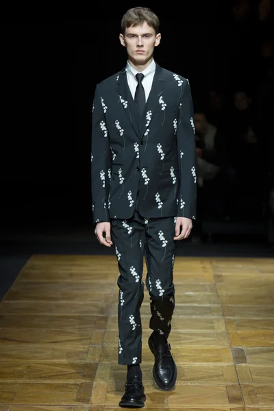 Look 29